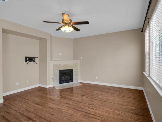 1413 Angus St, Patterson CA: https://media.crmls.org/mediaz/da0f78bb-7fe5-45f2-ac2b-61f6377102c4.jpg
