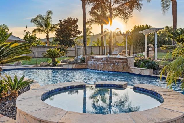 Image 4 of 37 For 1751 Victoria Way