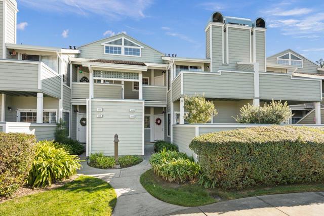 160 Troon Way, Half Moon Bay CA: https://media.crmls.org/mediaz/da106207-716d-4301-a329-1d22e25e58dd.jpg