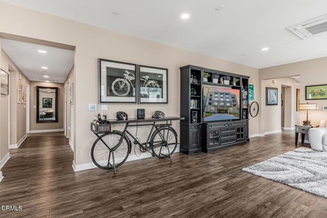 2810 Wagon Wheel Road, Oxnard CA: https://media.crmls.org/mediaz/da119677-0515-44e6-9c15-7cc7e27c1086.jpg