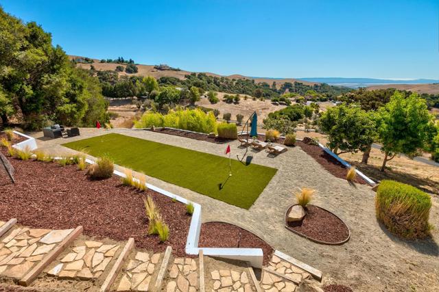 3415 Spring Creek Lane, Milpitas CA: https://media.crmls.org/mediaz/da13873e-801e-4cd6-b96c-bc5cffc68b7a.jpg