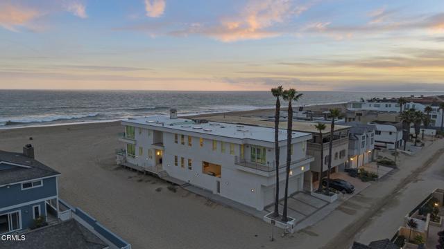 1135 Capri Way, Oxnard CA: https://media.crmls.org/mediaz/da14c8a7-0147-4e3f-af9d-86b0db7e1883.jpg