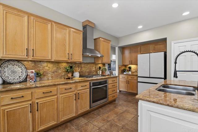 Detail Gallery Image 18 of 42 For 161 Willow Meadow Pl, Escondido,  CA 92027 - 3 Beds | 3 Baths