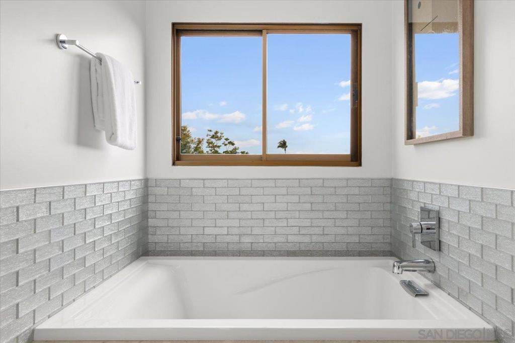 MLS #250036883SD image #28