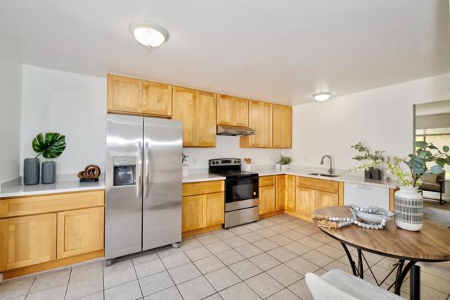 4210 Comet Circle, Union City CA: https://media.crmls.org/mediaz/da155f9b-abc6-49ec-8878-3406d19aafcc.jpg
