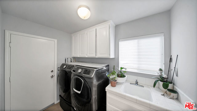 19638 Kilfinan Street, Porter Ranch CA: https://media.crmls.org/mediaz/da15c51c-90b2-4394-a04a-3e2d12812486.jpg