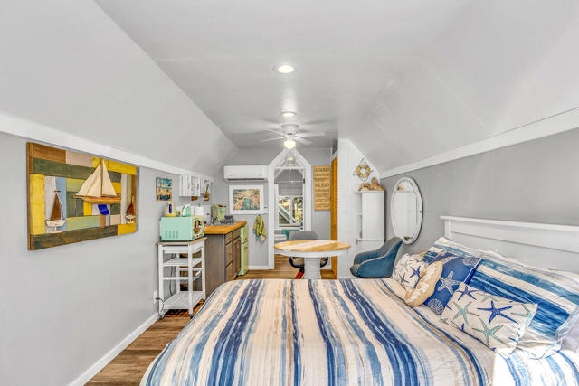 53125 Overlook Drive, Idyllwild CA: https://media.crmls.org/mediaz/da15e5b7-167a-434d-9d35-c37f256578ac.jpg