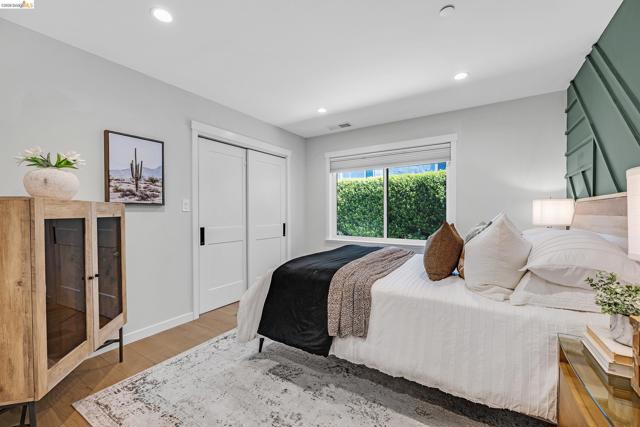 1424 Sunnyslope Ave, Belmont CA: https://media.crmls.org/mediaz/da17f664-378a-4189-8051-a96cdf61ea90.jpg