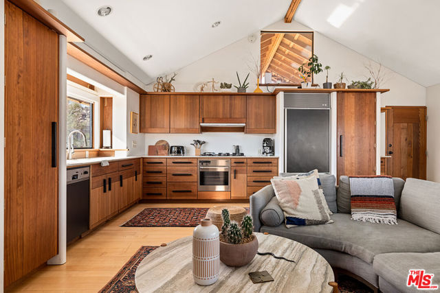 Image 3 of 19 For 53252 Pipes Canyon Road