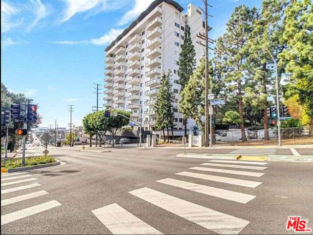 1155 N La Cienega Boulevard, West Hollywood CA: https://media.crmls.org/mediaz/da192324-62e3-45ee-b98a-48e430f5eb4d.jpg