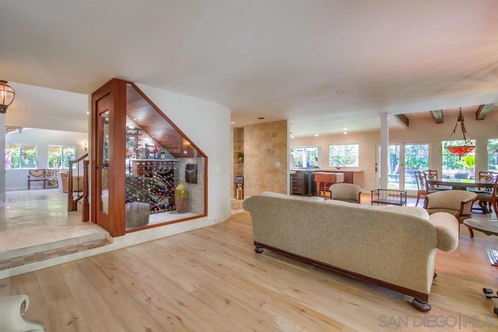 MLS #250032414SD img 16