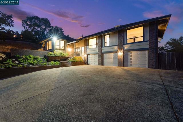 Image 3 of 34 For 36 Candlewood Place