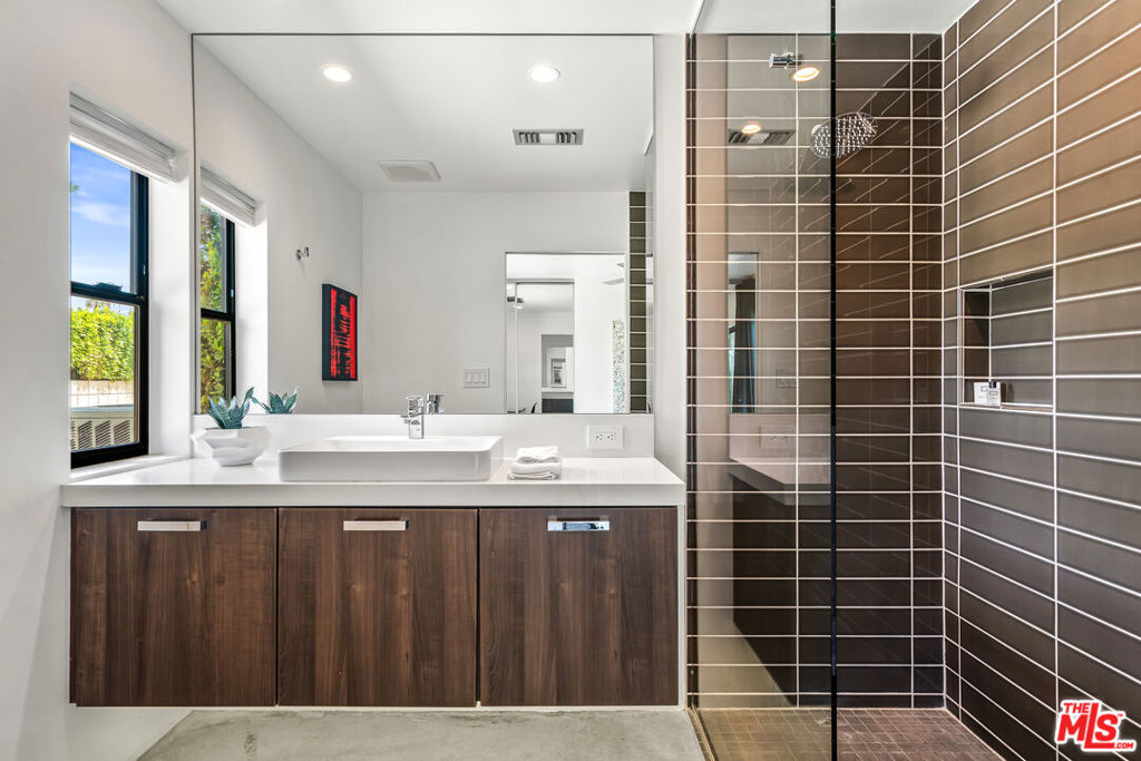 MLS #25573887 image #25