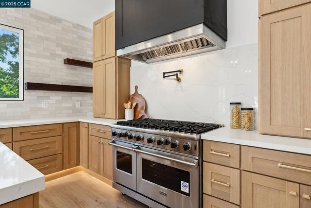 17 Julianne Ct, Walnut Creek CA: https://media.crmls.org/mediaz/da1b8c74-dfae-46a0-a9dd-bab1f9c9176e.jpg