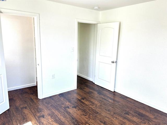 1933 103rd. Ave., Oakland CA: https://media.crmls.org/mediaz/da1bddb3-2cca-4286-8d5e-e0cb0c99bafc.jpg