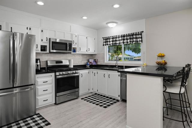 Detail Gallery Image 17 of 56 For 909 Richland Rd #115,  San Marcos,  CA 92069 - 3 Beds | 2 Baths