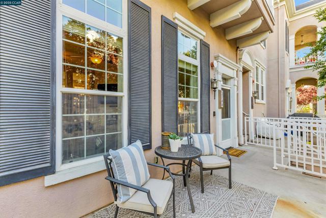 3744 Whitworth Dr, Dublin CA: https://media.crmls.org/mediaz/da1c5bf2-a0c7-4bd5-8ef8-c1381ae09dc8.jpg