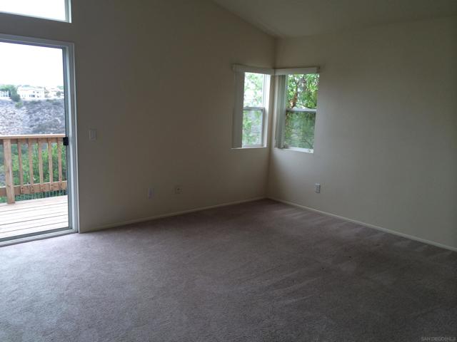 821 Verin Lane, Chula Vista CA: https://media.crmls.org/mediaz/da1c69d2-99d6-4172-990d-5e3f81ddcf22.jpg