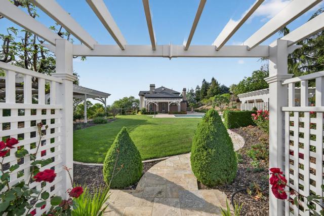 9540 Via Del Oro, Gilroy CA: https://media.crmls.org/mediaz/da1cb6f4-7541-4d29-8fb5-f668b640c89e.jpg