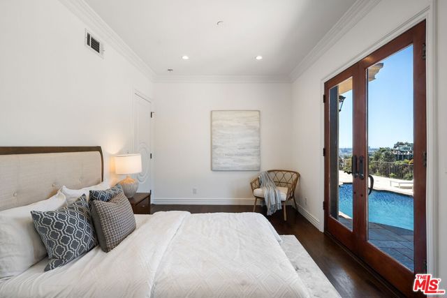 8027 Floral Avenue, Los Angeles CA: https://media.crmls.org/mediaz/da1cc2e4-b0a2-476f-bb12-77154c866965.jpg
