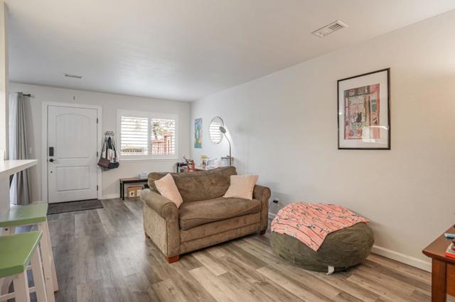 3090 Woods Circle, Davis CA: https://media.crmls.org/mediaz/da1d7583-1f7e-4a87-9042-1bf1a68cc2e3.jpg