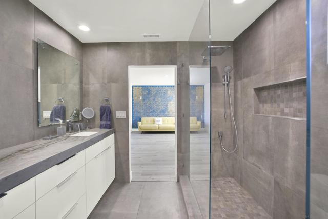 17351 Saint Andrews Dr, Poway CA: https://media.crmls.org/mediaz/da1e24e0-ae1a-40b1-9c2a-08e64521d344.jpg