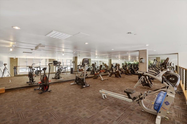 311 Oak St, Oakland CA: https://media.crmls.org/mediaz/da1e793b-b97b-48c2-96e9-0fa73449efb4.jpg