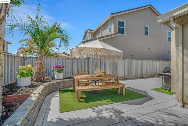 542 Harbor Cove Cir, Discovery Bay CA: https://media.crmls.org/mediaz/da1e7b5a-67ce-4d15-b270-b7ebda131a0a.jpg