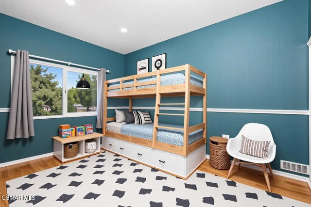 2414 Pleasant Way, Thousand Oaks CA: https://media.crmls.org/mediaz/da1f28ee-ce8f-45e0-b044-34483915a161.jpg