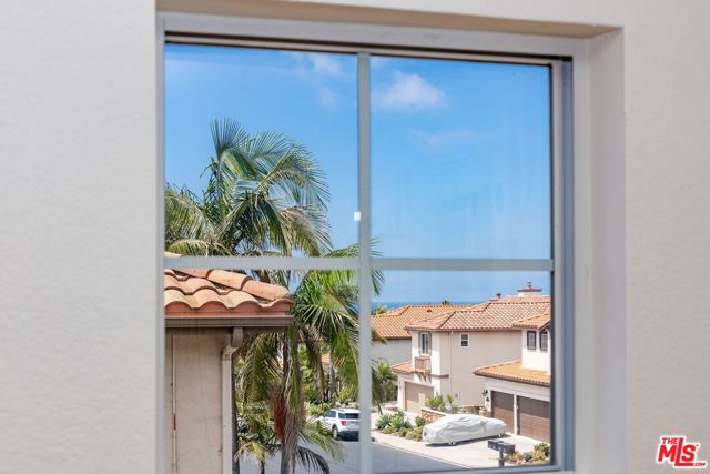 1537 Turquoise Drive, Carlsbad CA: https://media.crmls.org/mediaz/da1f36c9-07e9-489d-befc-ac46811e77ec.jpg