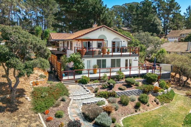 18530 Berta Ridge Place, Salinas CA: https://media.crmls.org/mediaz/da1f7f4f-b44d-47da-bf7a-dfa92a09974d.jpg