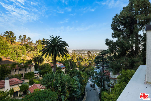 1925 Curson Place, Los Angeles CA: https://media.crmls.org/mediaz/da1fa889-f9f0-4d60-bd52-79155389ca85.jpg