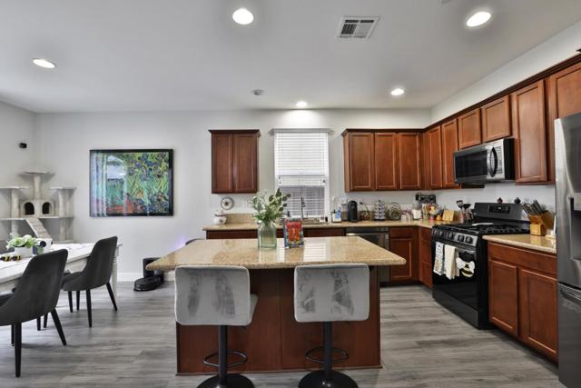 8 Sturla Way, Gilroy CA: https://media.crmls.org/mediaz/da200438-a4cd-4f33-9570-556187e49fff.jpg