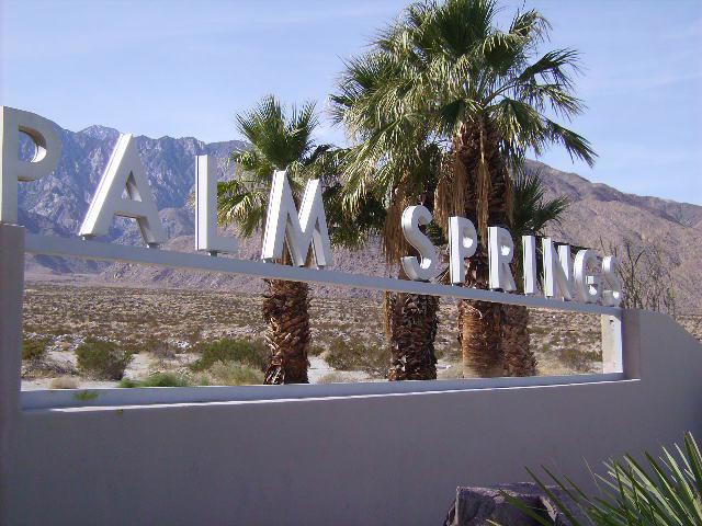 505 S Farrell Drive, Palm Springs CA: https://media.crmls.org/mediaz/da2016a6-6207-4656-b9b0-83daca314aa9.jpg