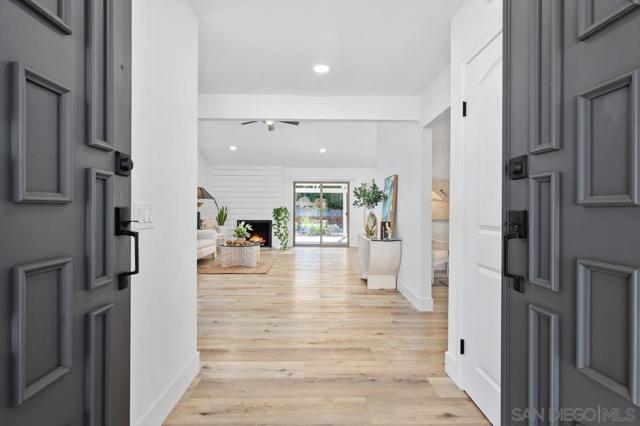 12687 Senda Acantilada, San Diego CA: https://media.crmls.org/mediaz/da2037d9-4d07-4873-970d-6bc82d30f4f8.jpg