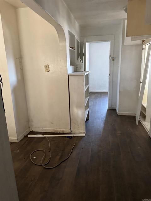 698 J Street, Chula Vista CA: https://media.crmls.org/mediaz/da20a703-2156-429b-8629-58ddfbb89418.jpg