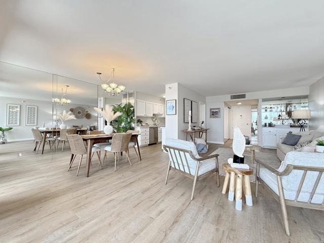 Detail Gallery Image 6 of 29 For 1820 Avenida Del Mundo #306,  Coronado,  CA 92118 - 1 Beds | 1/1 Baths