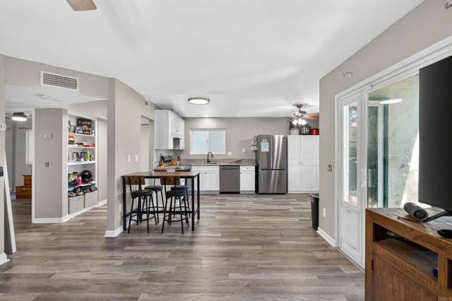 Detail Gallery Image 10 of 26 For 1817 E Grand Ave #11,  Escondido,  CA 92027 - 2 Beds | 2 Baths