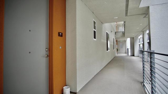 338 Llano De Los Robles Avenue, San Jose CA: https://media.crmls.org/mediaz/da21c7ba-d26d-4237-b324-2b03c42f6960.jpg