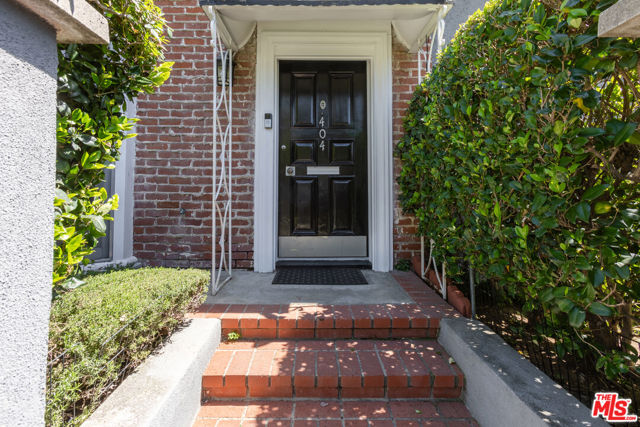 9660 W Olympic Boulevard, Beverly Hills CA: https://media.crmls.org/mediaz/da226637-f32c-4ff5-a840-b6b38e937c95.jpg