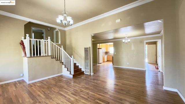 6084 Monterey AVE, Richmond CA: https://media.crmls.org/mediaz/da2273c0-e772-49b6-ac1a-5bd1ac6cc36c.jpg