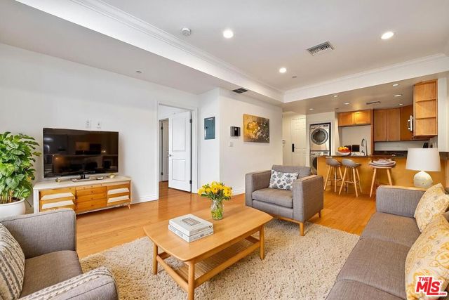 3061 W 12th Place, Los Angeles CA: https://media.crmls.org/mediaz/da22800d-e79f-4c81-b770-5c7f20f8d0bb.jpg