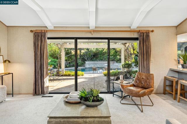 225 Vagabond Ct, Alamo CA: https://media.crmls.org/mediaz/da22c127-a1f6-4d41-8a88-4f44cfd04d34.jpg