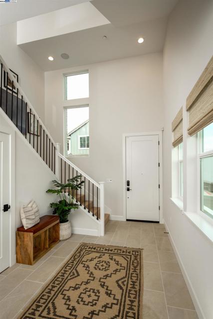 102 Compass Drive, Napa CA: https://media.crmls.org/mediaz/da23ada9-e36a-4941-8b05-863e2ea31120.jpg