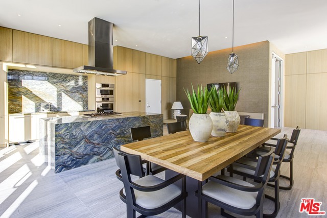 801 S OLIVE Street, Los Angeles CA: https://media.crmls.org/mediaz/da23be1e-9077-4af7-8f64-1c0efca5a03f.jpg