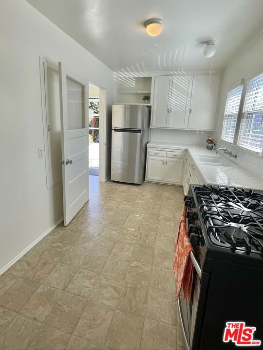 854 Rose Avenue photo 4