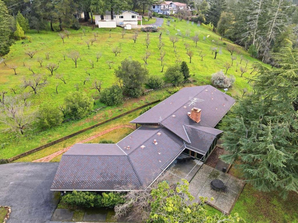 https://media.crmls.org/mediaz/da242cc9-1397-457f-9da8-6bf8e7979800.jpg?preset=X-Large