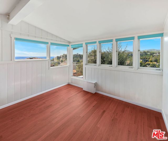 339 Adelaide Drive photo 19