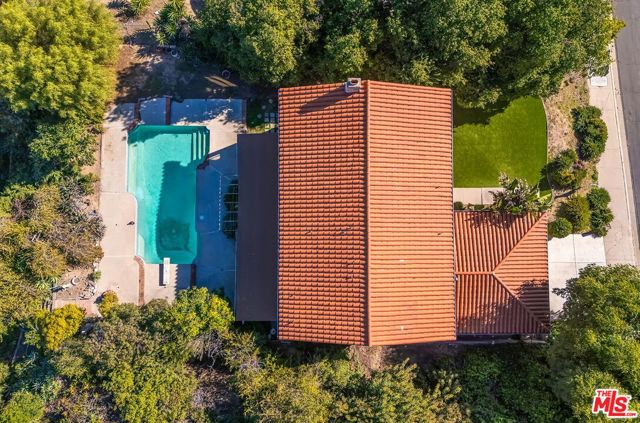 24561 Calvert Street, Woodland Hills CA: https://media.crmls.org/mediaz/da24acb5-b865-4ce9-9ec9-e63351dd3686.jpg