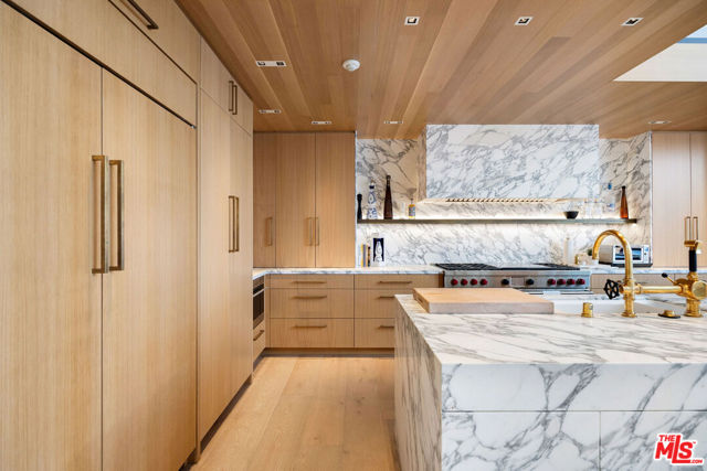 24818 Malibu Road, Malibu CA: https://media.crmls.org/mediaz/da24afba-e3eb-411c-aa5f-50d308519c39.jpg